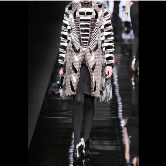 BRAND NEW FENDI ANKLE BOOTS! CHIC! SIZE 6 - Picture 8 of 9